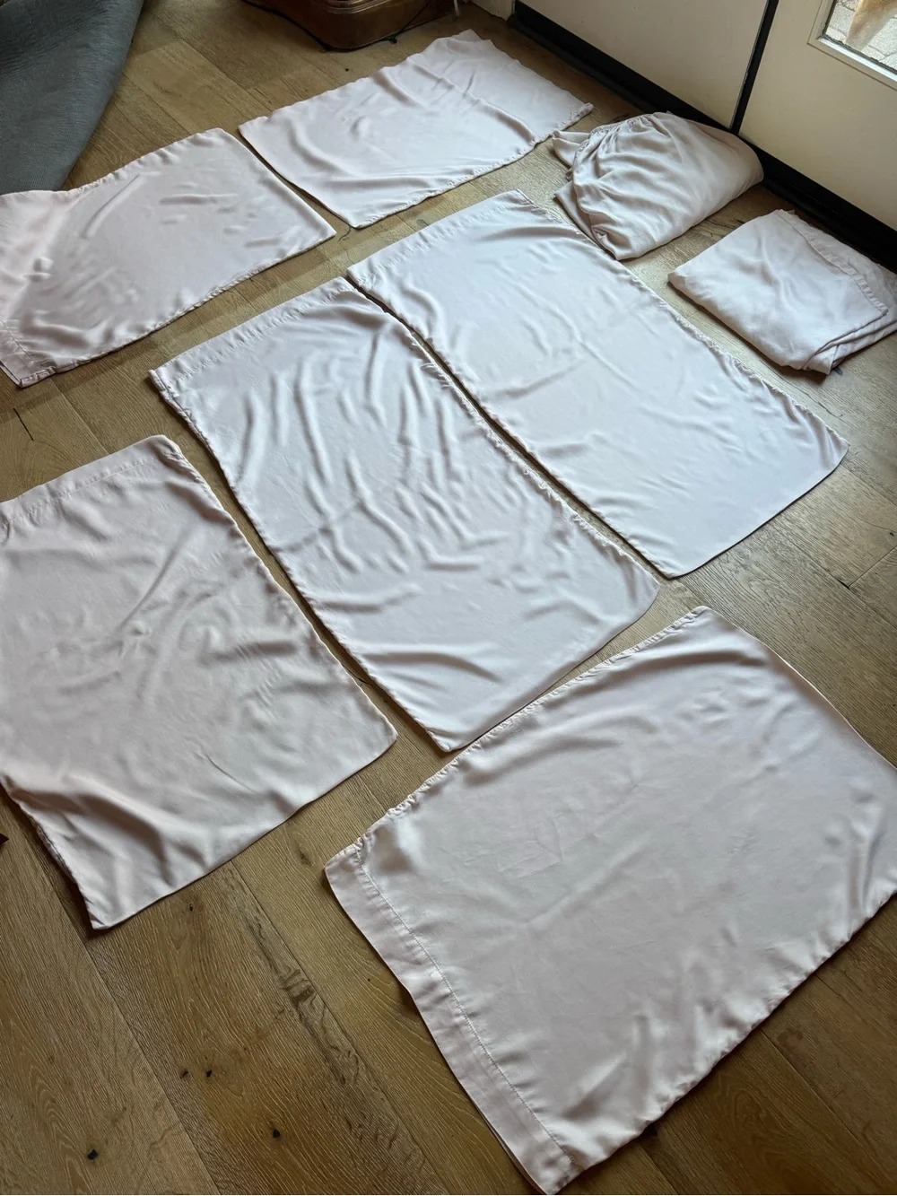 Bed sheets set King West Elm + 6 pillow cases Silky Tencil Pale pink PriceFirm!